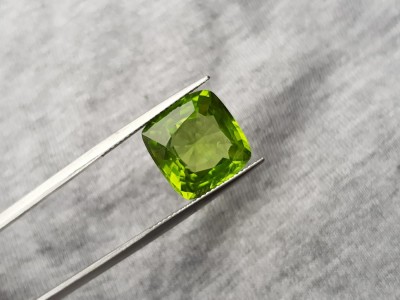 Peridot, 10.34 ct