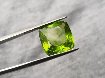 Peridot, 10.34 ct